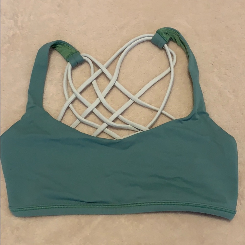 Lululemon free to be bra size 4
